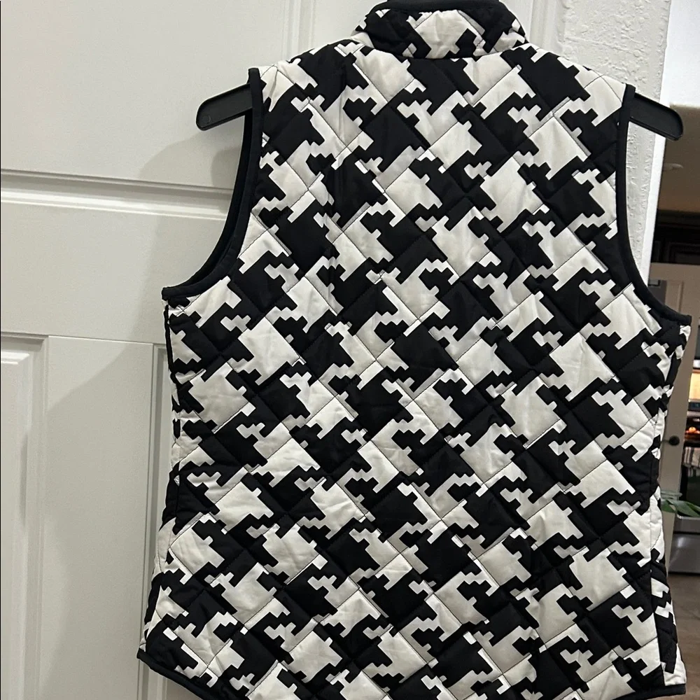 Crown & Ivy Houndstooth Quilted Vest - Picture 3 of 3